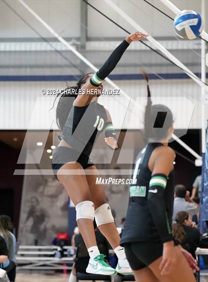 Thumbnail 1 in Brenham vs. Caney Creek (Legends Invitational) photogallery.