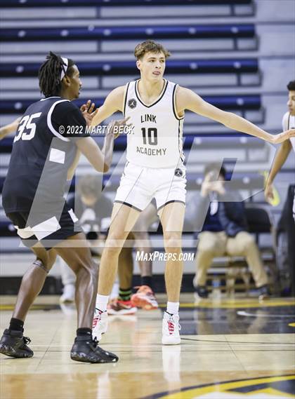 Thumbnail 2 in Link Academy vs Southern California Academy (Norm Stewart Classic) photogallery.