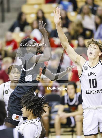 Thumbnail 3 in Link Academy vs Southern California Academy (Norm Stewart Classic) photogallery.