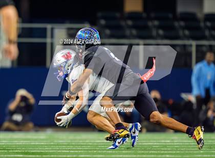 Thumbnail 2 in Westlake vs North Crowley (UIL 6A Division I Football Final) photogallery.