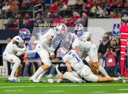Thumbnail 3 in Westlake vs North Crowley (UIL 6A Division I Football Final) photogallery.