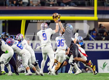 Thumbnail 2 in Westlake vs North Crowley (UIL 6A Division I Football Final) photogallery.