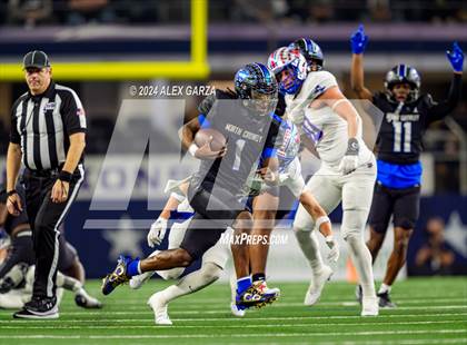 Thumbnail 2 in Westlake vs North Crowley (UIL 6A Division I Football Final) photogallery.