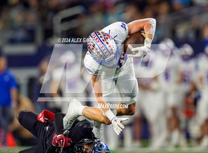 Thumbnail 3 in Westlake vs North Crowley (UIL 6A Division I Football Final) photogallery.