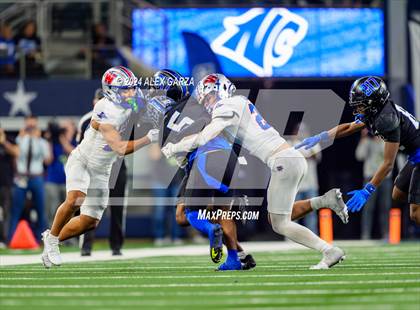 Thumbnail 2 in Westlake vs North Crowley (UIL 6A Division I Football Final) photogallery.