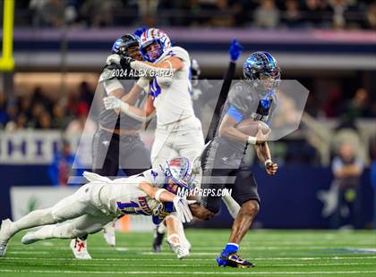 Thumbnail 1 in Westlake vs North Crowley (UIL 6A Division I Football Final) photogallery.