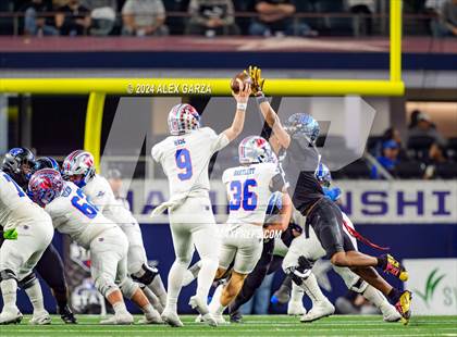 Thumbnail 1 in Westlake vs North Crowley (UIL 6A Division I Football Final) photogallery.