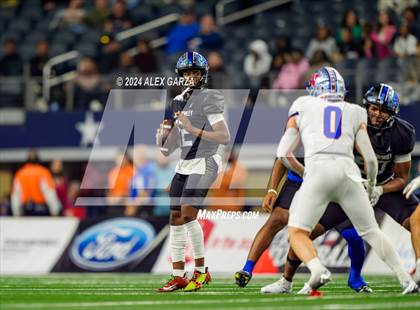 Thumbnail 3 in Westlake vs North Crowley (UIL 6A Division I Football Final) photogallery.