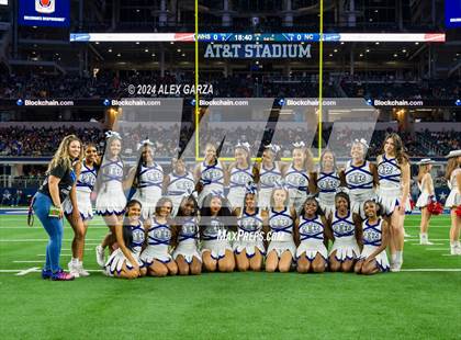 Thumbnail 3 in Westlake vs North Crowley (UIL 6A Division I Football Final) photogallery.