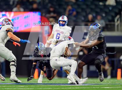 Thumbnail 3 in Westlake vs North Crowley (UIL 6A Division I Football Final) photogallery.