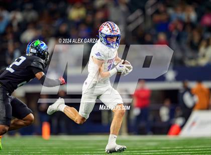 Thumbnail 3 in Westlake vs North Crowley (UIL 6A Division I Football Final) photogallery.