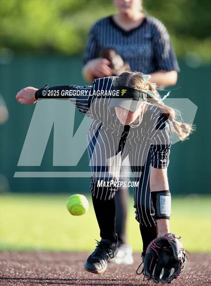 Thumbnail 3 in Guyer vs Forney (UIL 6A  Softball State Semi-Final Division II) Game 2 photogallery.