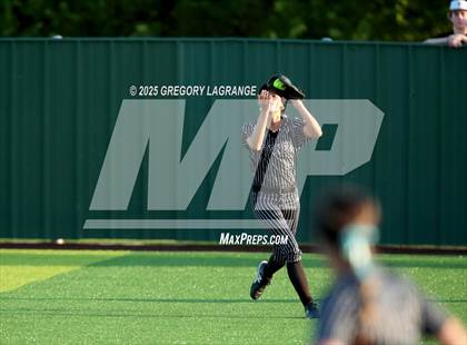 Thumbnail 3 in Guyer vs Forney (UIL 6A  Softball State Semi-Final Division II) Game 2 photogallery.