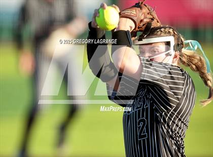 Thumbnail 1 in Guyer vs Forney (UIL 6A  Softball State Semi-Final Division II) Game 2 photogallery.