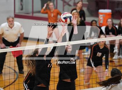 Thumbnail 2 in Klein vs. Round Rock Westwood (UIL 6A Regional Quarterfinal) photogallery.