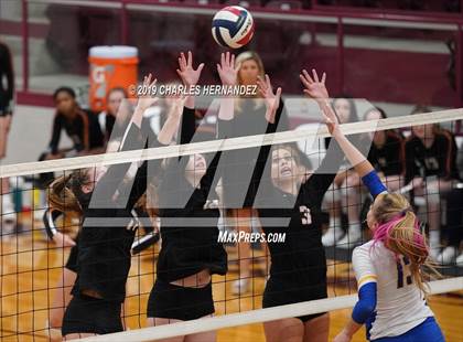 Thumbnail 3 in Klein vs. Round Rock Westwood (UIL 6A Regional Quarterfinal) photogallery.
