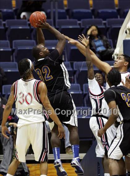 Thumbnail 3 in Salesian vs. Newark Memorial (MLK Classic) photogallery.