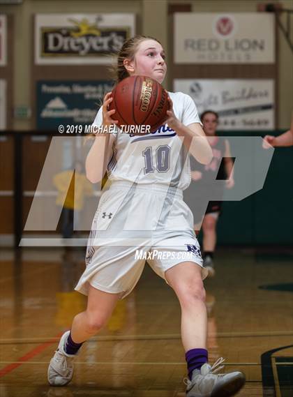 Thumbnail 2 in Etna vs. Redding Christian (NSCIF D6 Final) photogallery.