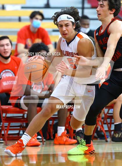 Thumbnail 1 in Orange Lutheran vs. Rolling Hills Prep (Mater Dei Extravaganza) photogallery.