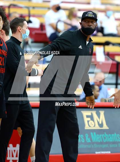 Thumbnail 2 in Orange Lutheran vs. Rolling Hills Prep (Mater Dei Extravaganza) photogallery.