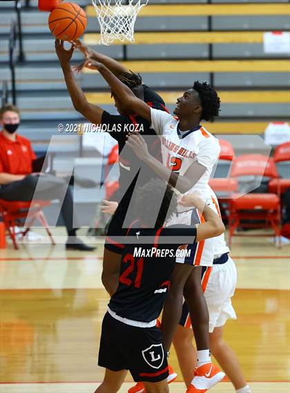 Thumbnail 3 in Orange Lutheran vs. Rolling Hills Prep (Mater Dei Extravaganza) photogallery.