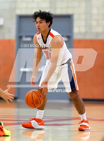 Thumbnail 3 in Orange Lutheran vs. Rolling Hills Prep (Mater Dei Extravaganza) photogallery.