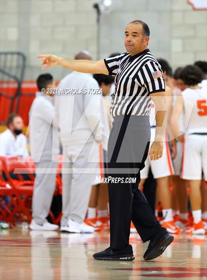 Thumbnail 2 in Orange Lutheran vs. Rolling Hills Prep (Mater Dei Extravaganza) photogallery.