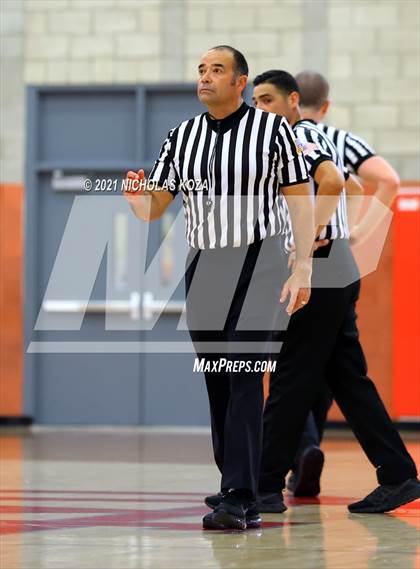 Thumbnail 1 in Orange Lutheran vs. Rolling Hills Prep (Mater Dei Extravaganza) photogallery.