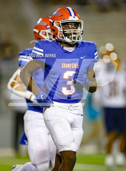 Thumbnail 3 in Grand Oaks vs Nimitz photogallery.