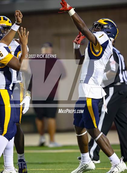 Thumbnail 1 in Grand Oaks vs Nimitz photogallery.