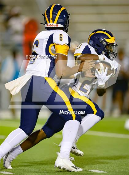 Thumbnail 1 in Grand Oaks vs Nimitz photogallery.