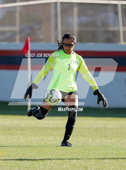 Thumbnail 2 in Highland @ Sanger (CIF CS D2 Semifinal) photogallery.