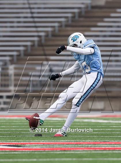 Thumbnail 1 in Archbishop Alter vs. Benedictine (OHSAA Division IV Final) photogallery.