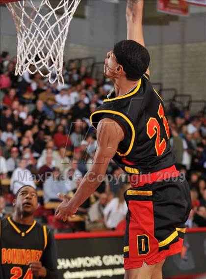 Thumbnail 2 in De La Salle vs. Dominguez (Nike Extravaganza) photogallery.