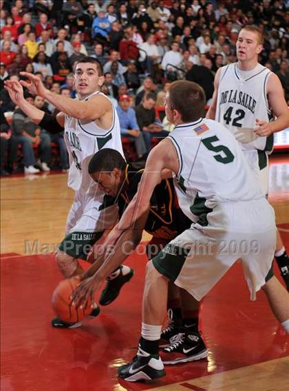 Thumbnail 2 in De La Salle vs. Dominguez (Nike Extravaganza) photogallery.