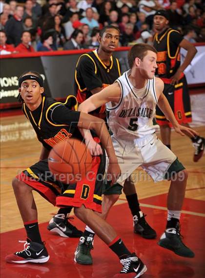 Thumbnail 2 in De La Salle vs. Dominguez (Nike Extravaganza) photogallery.