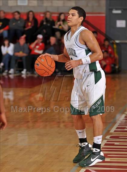 Thumbnail 2 in De La Salle vs. Dominguez (Nike Extravaganza) photogallery.