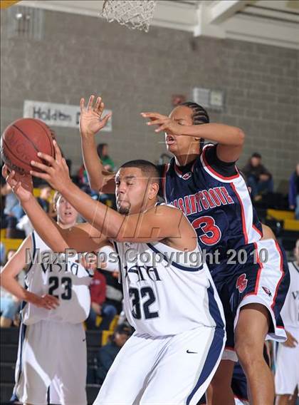 Thumbnail 1 in Pleasant Grove vs. Vista del Lago (Common Good Classic) photogallery.