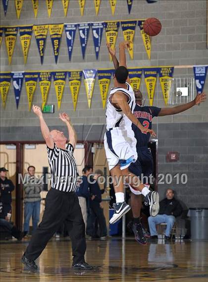 Thumbnail 1 in Pleasant Grove vs. Vista del Lago (Common Good Classic) photogallery.