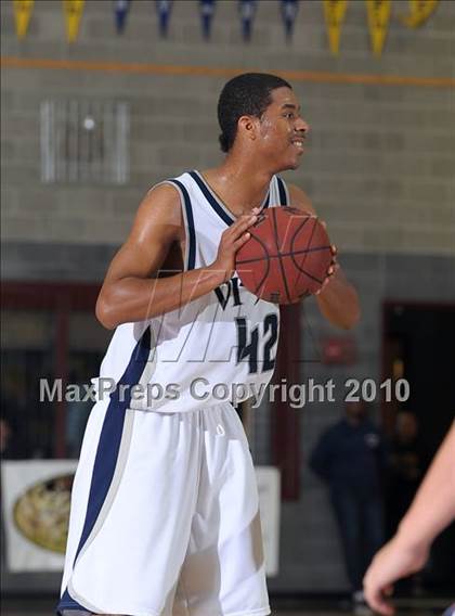 Thumbnail 1 in Pleasant Grove vs. Vista del Lago (Common Good Classic) photogallery.