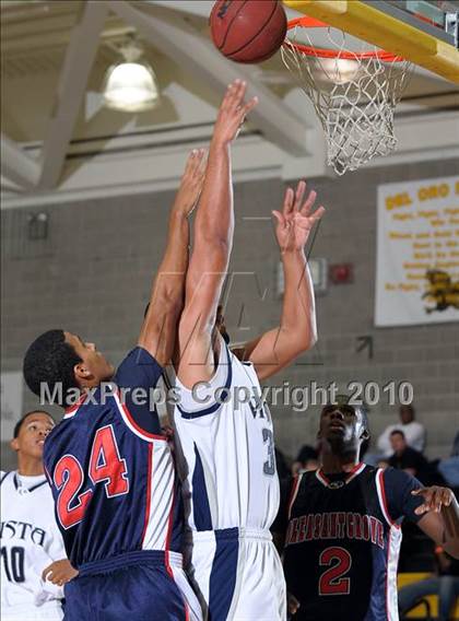 Thumbnail 3 in Pleasant Grove vs. Vista del Lago (Common Good Classic) photogallery.