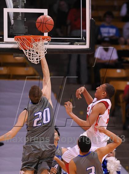 Thumbnail 1 in Denver East vs. Legend (CHSAA 5A Semifinal) photogallery.