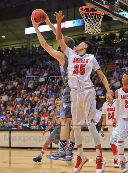 Thumbnail 2 in Denver East vs. Legend (CHSAA 5A Semifinal) photogallery.