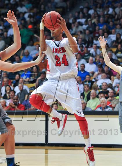 Thumbnail 1 in Denver East vs. Legend (CHSAA 5A Semifinal) photogallery.