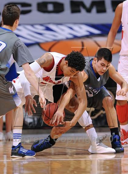 Thumbnail 3 in Denver East vs. Legend (CHSAA 5A Semifinal) photogallery.