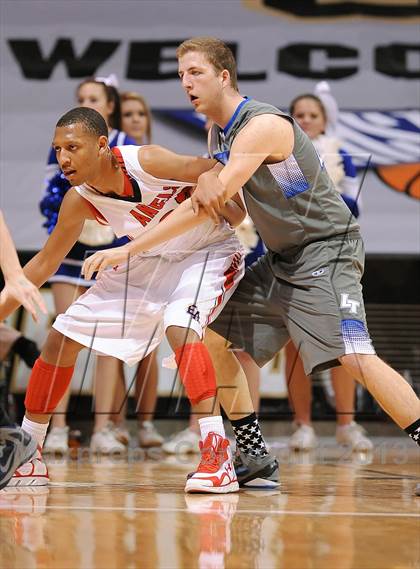 Thumbnail 2 in Denver East vs. Legend (CHSAA 5A Semifinal) photogallery.