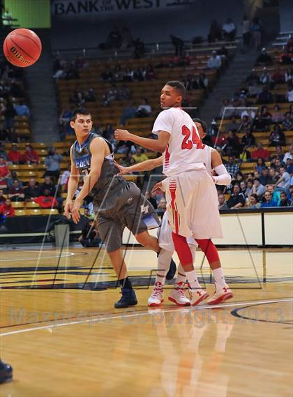 Thumbnail 3 in Denver East vs. Legend (CHSAA 5A Semifinal) photogallery.