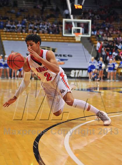 Thumbnail 1 in Denver East vs. Legend (CHSAA 5A Semifinal) photogallery.