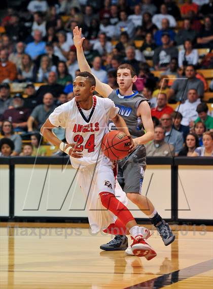 Thumbnail 2 in Denver East vs. Legend (CHSAA 5A Semifinal) photogallery.