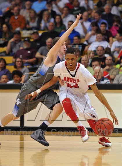 Thumbnail 3 in Denver East vs. Legend (CHSAA 5A Semifinal) photogallery.